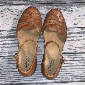 Clarks Bendable Brown Leather Size 6M